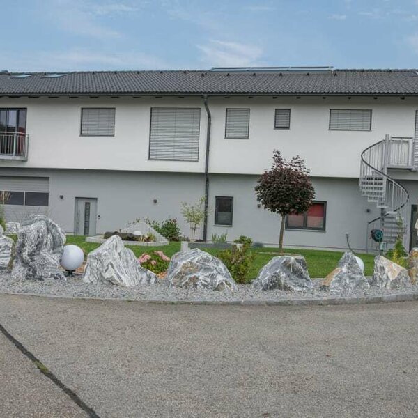 Ferienwohnung Döller - Westansicht Garten