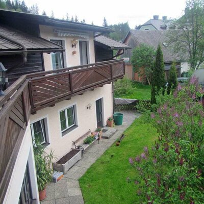 Ferienwohnung Gemeindealpe - Haus, Balkon und Garten