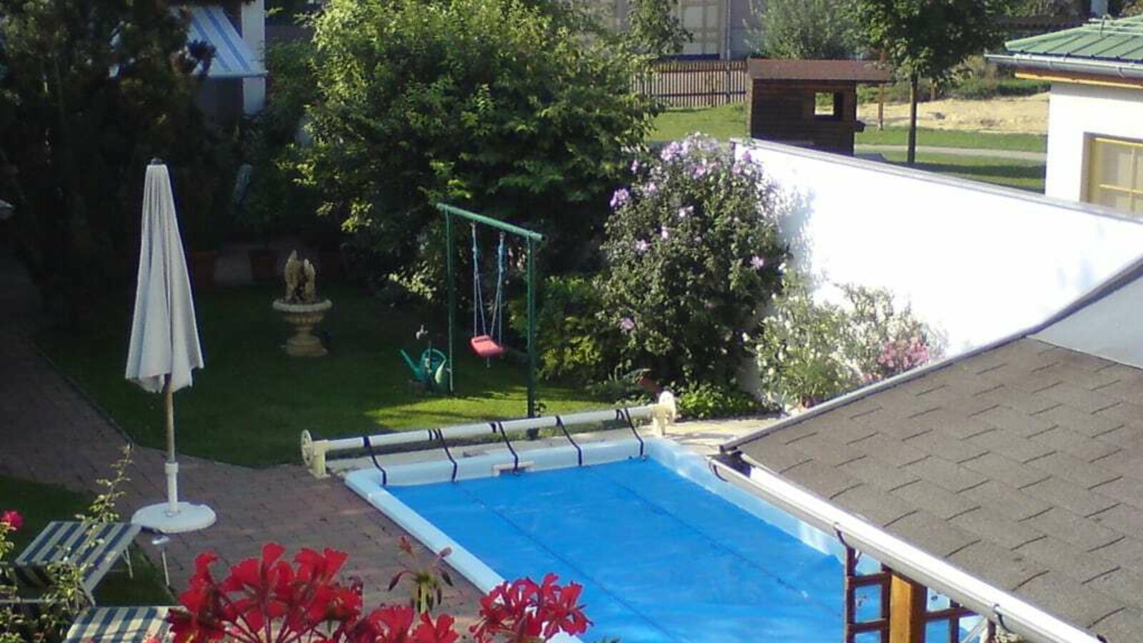 Garten mit Pool